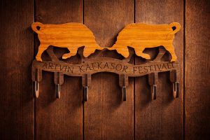 Askılık Boğa Figürlü